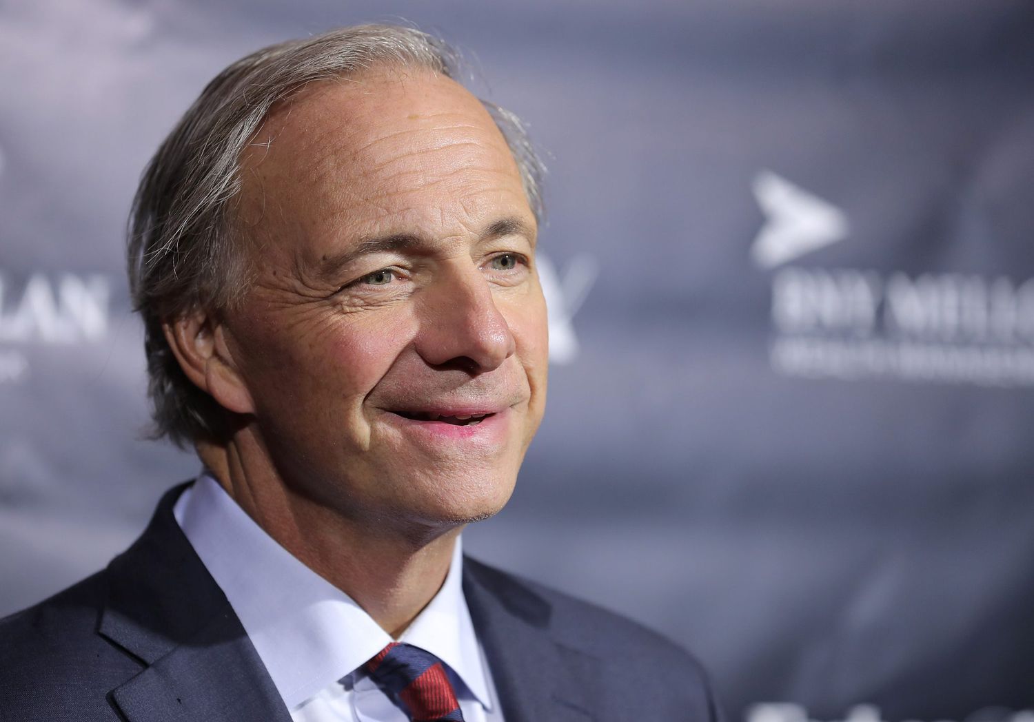 Ray Dalio: Desvendando a Estratégia do Magnata dos Fundos de Hedge